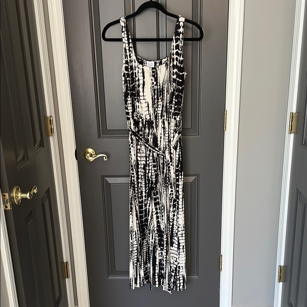 Black and White Sleeveless romper
